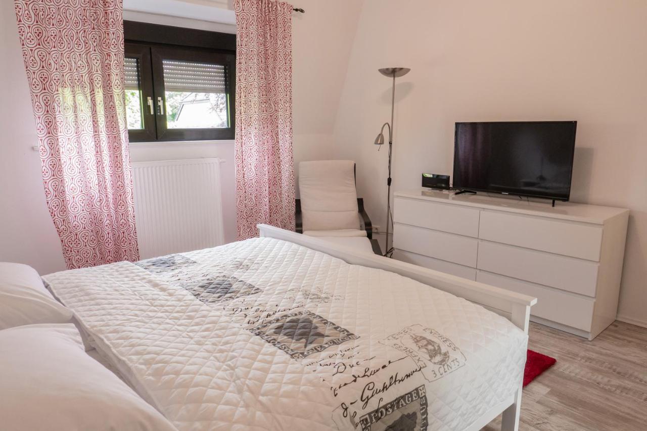 Appartment Rheinaue ดุยส์บูร์ก ภายนอก รูปภาพ